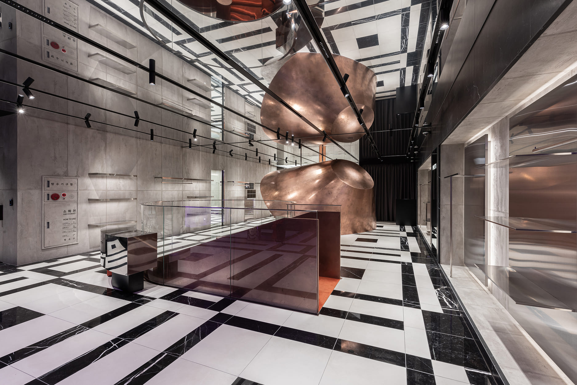 PIRETTI_FLAGSHIP STORE